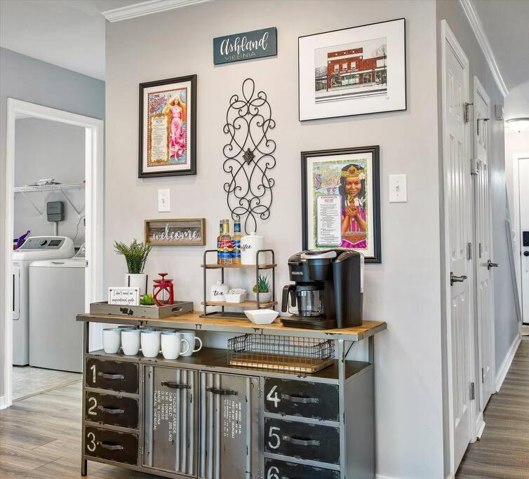 Charming 3-Bedroom Home In Heart Of אשלנד מראה חיצוני תמונה